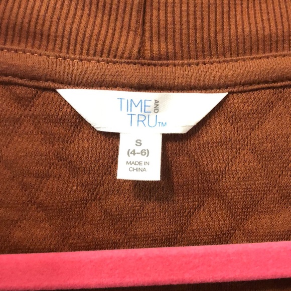 NWOT - Time and Tru - Brown Quilted Button-Up Sweater with Puffed Sleeves - Picture 2 of 5